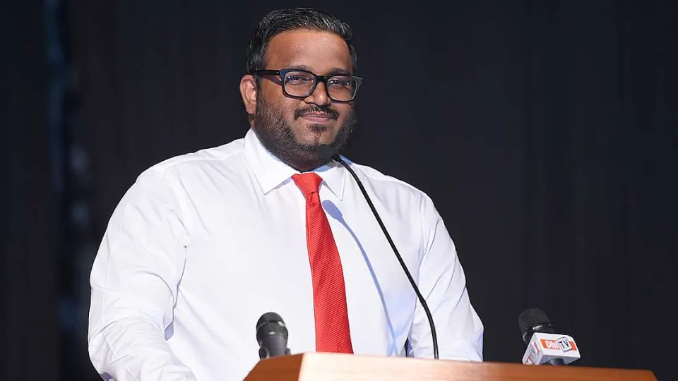 އަދީބާ ގުޅުން އޮތް ކުންފުންޏަކަށް މަނީ ލޯންޑަރިންގެ ދައުވާކުރަން އެދިއްޖެ